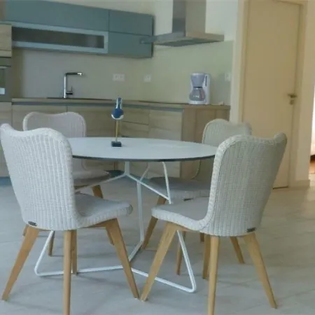 - 4 Pers, 60 M2, 3/2 7 * Ciboure